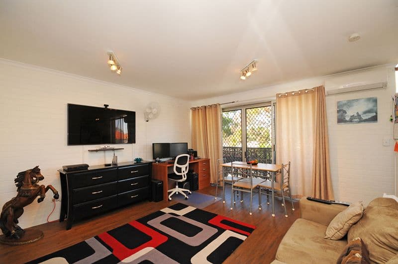 208 Oxley Avenue, Margate QLD 4019, Margate - Thumbnail 2