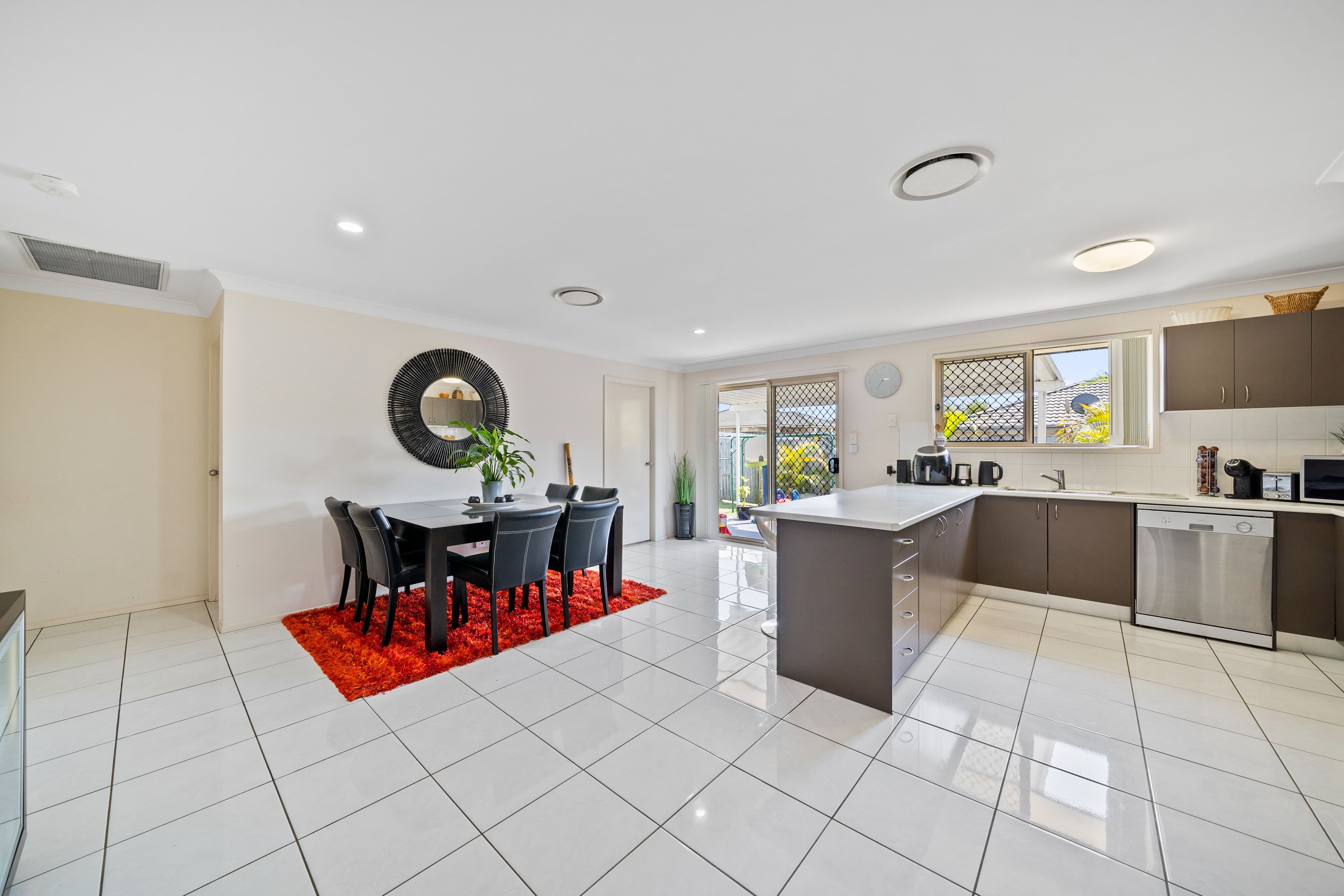 19 Serenity Court, Crestmead QLD 4132, Crestmead - Thumbnail 4