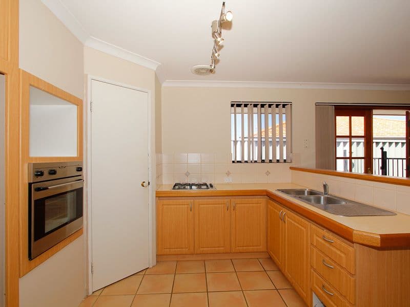 215 Lord Street, LOCKRIDGE WA 6054, Lockridge - Thumbnail 3