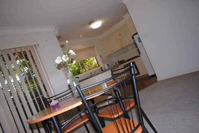 Unit 3, 3 Boonah Street, GRIFFITH NSW 2680, Griffith - Thumbnail 2