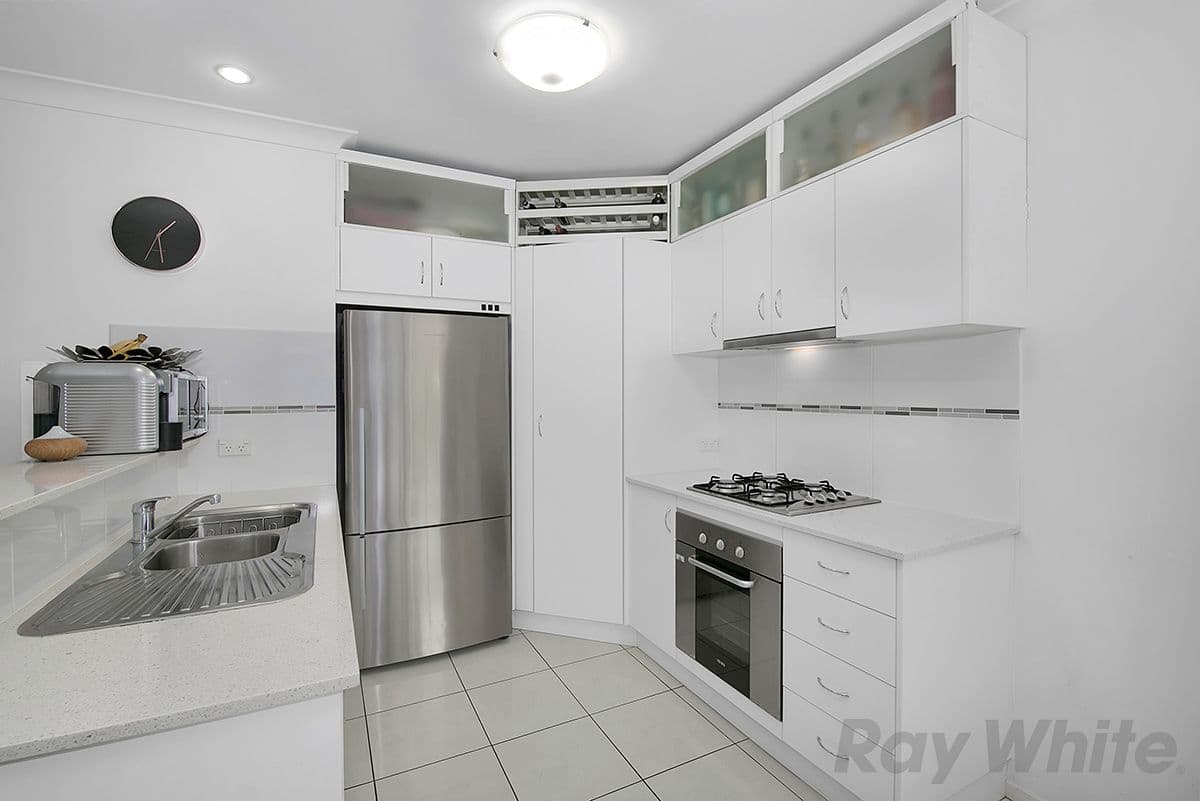 16 Bella Vista Drive, GRIFFITH, Griffith - Thumbnail 2