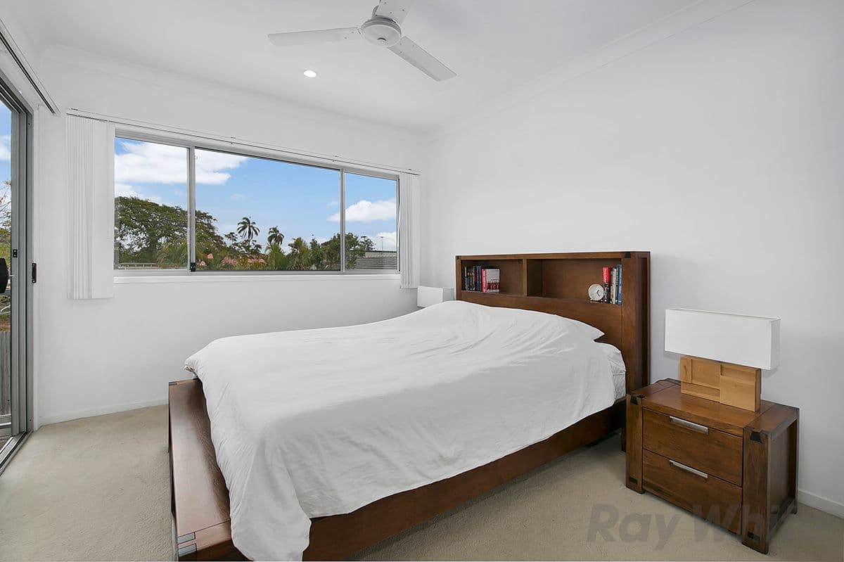 16 Bella Vista Drive, GRIFFITH, Griffith - Thumbnail 3