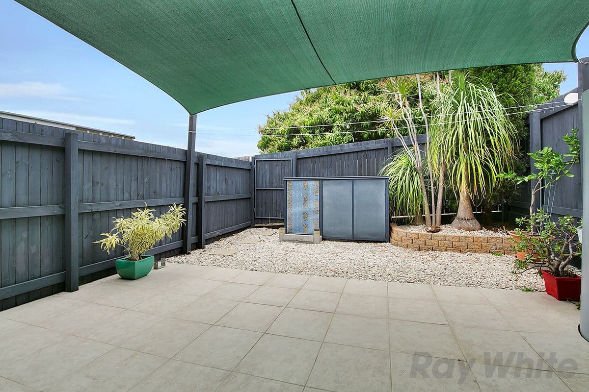 16 Bella Vista Drive, GRIFFITH, Griffith - Thumbnail 5