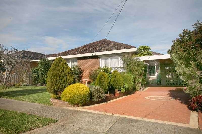 30 Hillside Road, MOUNT WAVERLEY VIC 3149, Mount Waverley - Image 1