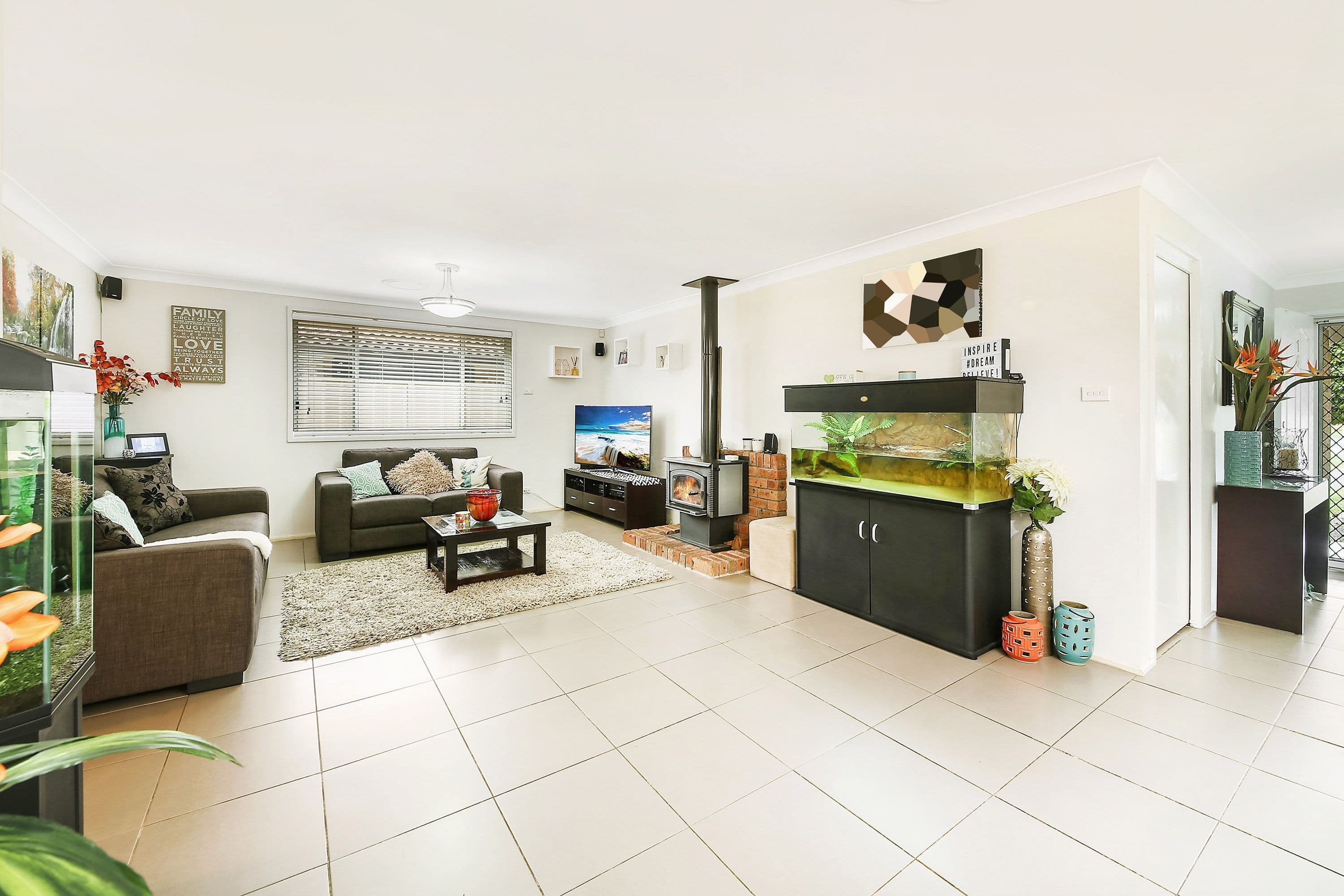 16 Ganmain Crescent, Milperra - Thumbnail 2