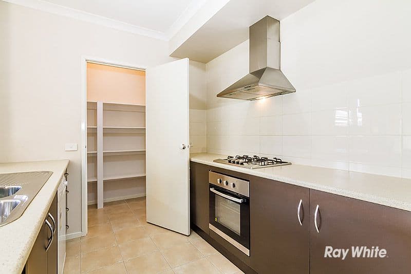 39 Kindred Avenue, Cranbourne North VIC 3977, Cranbourne North - Thumbnail 2