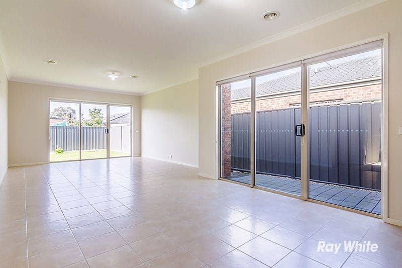 39 Kindred Avenue, Cranbourne North VIC 3977, Cranbourne North - Thumbnail 4