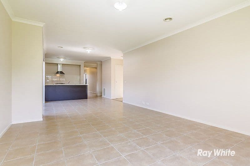 39 Kindred Avenue, Cranbourne North VIC 3977, Cranbourne North - Thumbnail 5