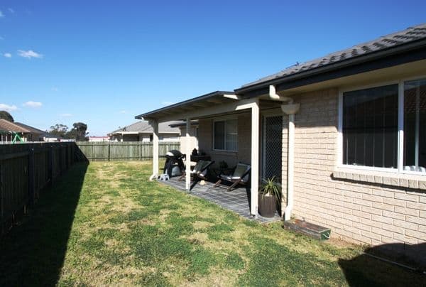 12 Ridgeview Road, WARWICK QLD 4370, Warwick - Thumbnail 3