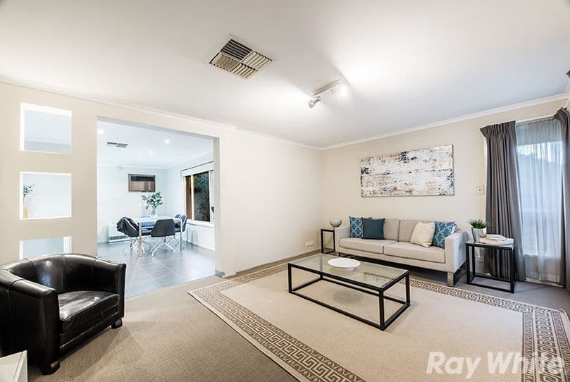 21 Blamey Avenue, Mill Park VIC 3082, Mill Park - Thumbnail 2