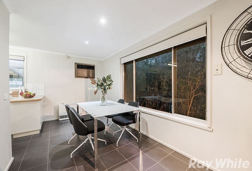 21 Blamey Avenue, Mill Park VIC 3082, Mill Park - Thumbnail 4