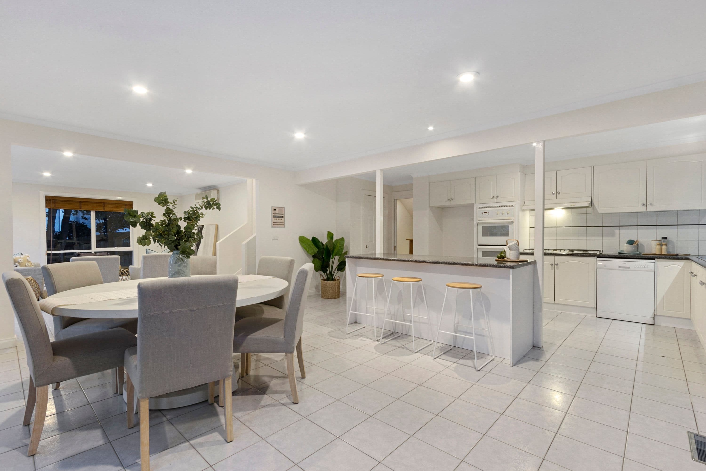 11 Harman Close, Doncaster East VIC 3109, Doncaster East - Thumbnail 5