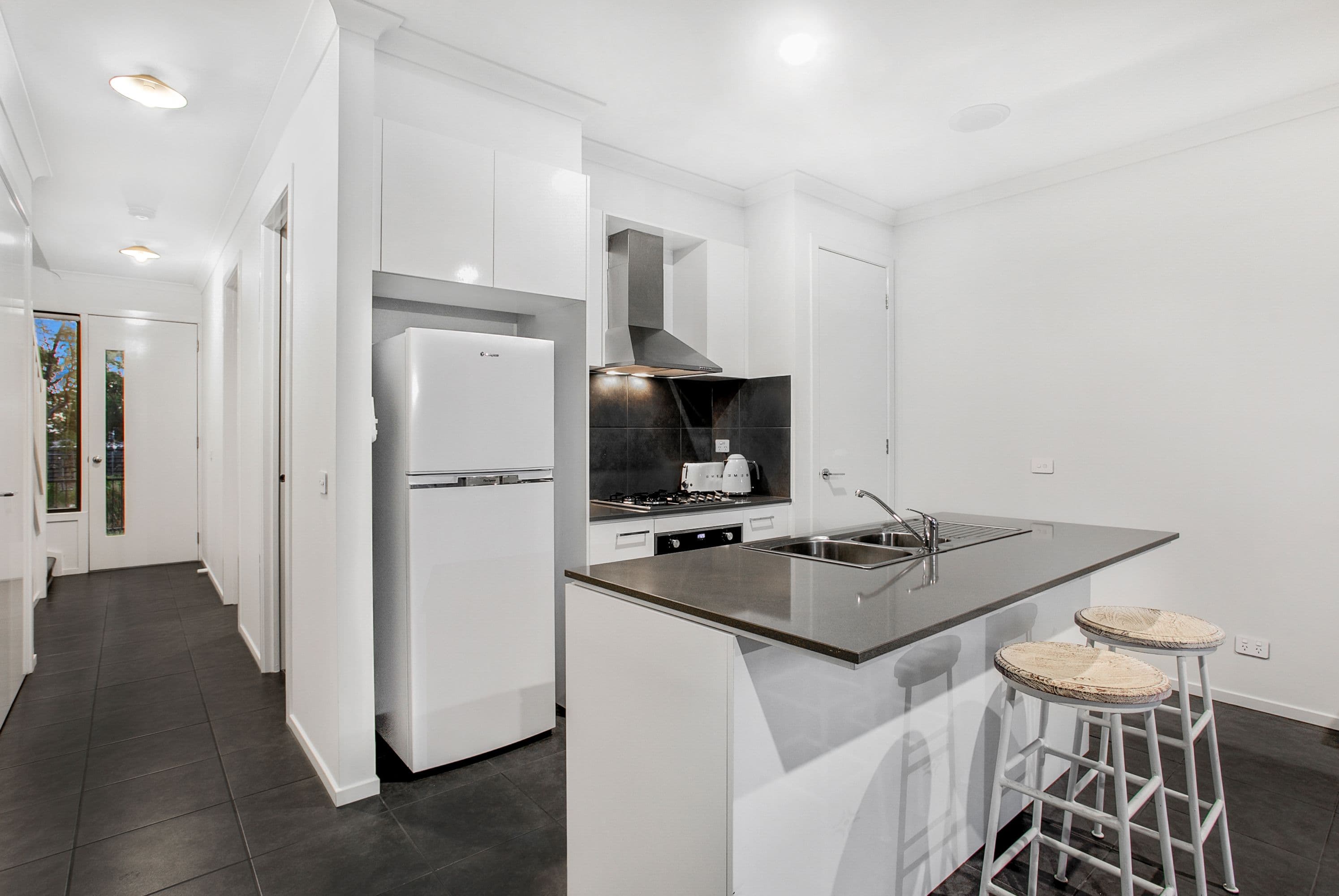 28 Titan Lodge Walk, Pakenham VIC 3810, Pakenham - Thumbnail 2