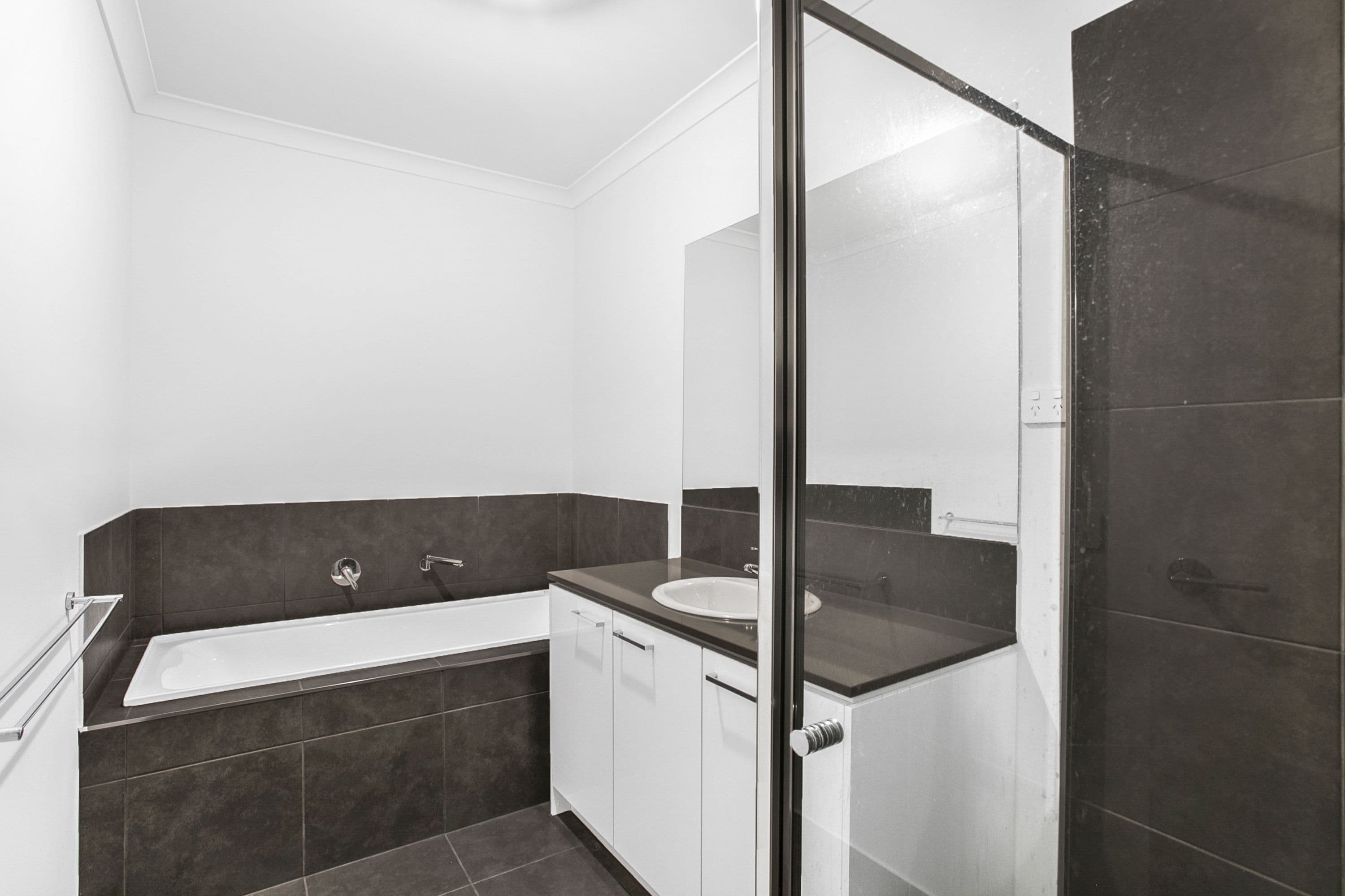 28 Titan Lodge Walk, Pakenham VIC 3810, Pakenham - Thumbnail 7
