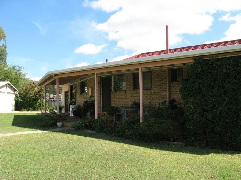 14 Wright Street, OAKEY QLD 4401, Oakey - Thumbnail 2