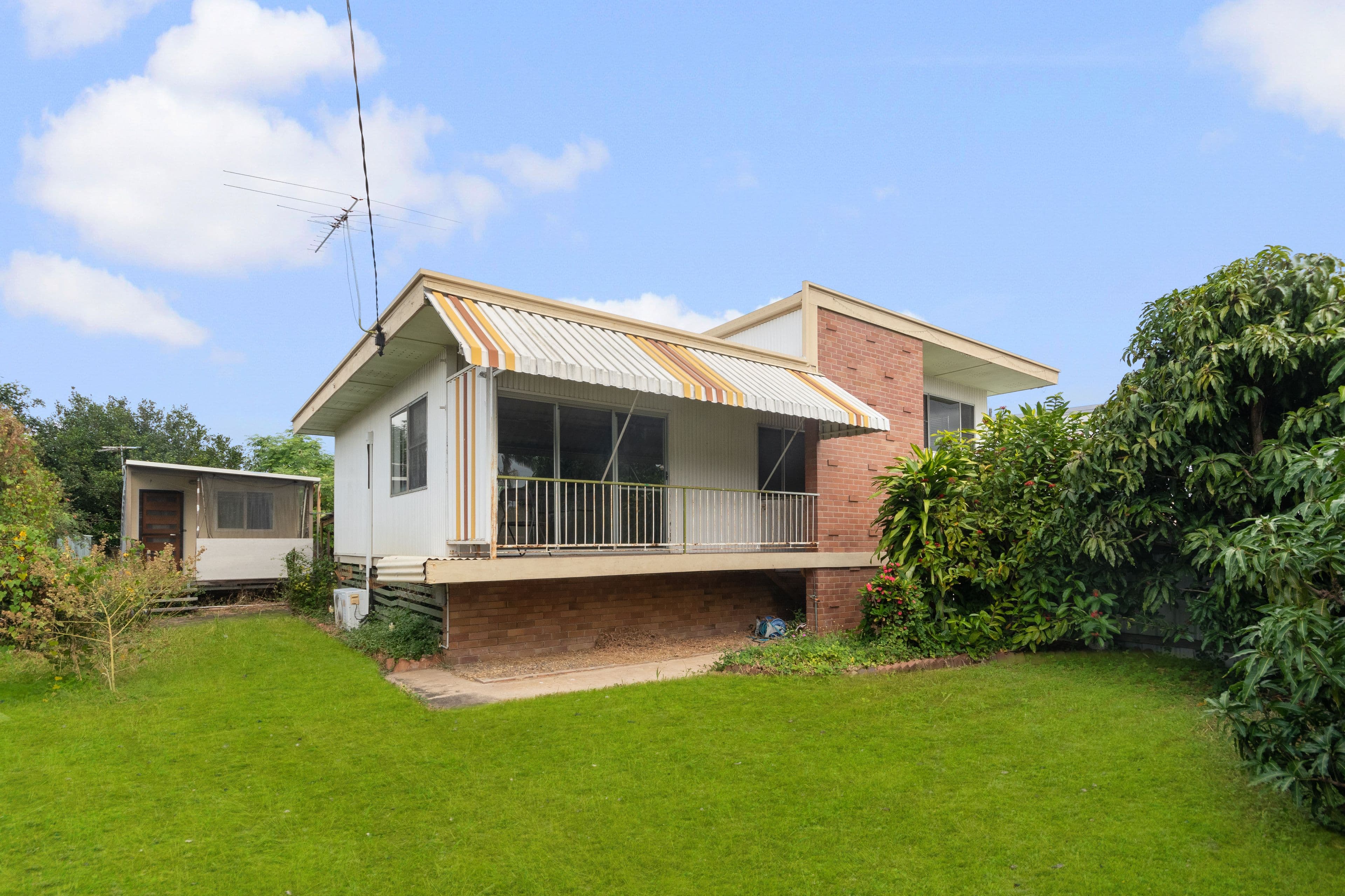 166 Charles Street, Cranbrook QLD 4814, Cranbrook - Thumbnail 2