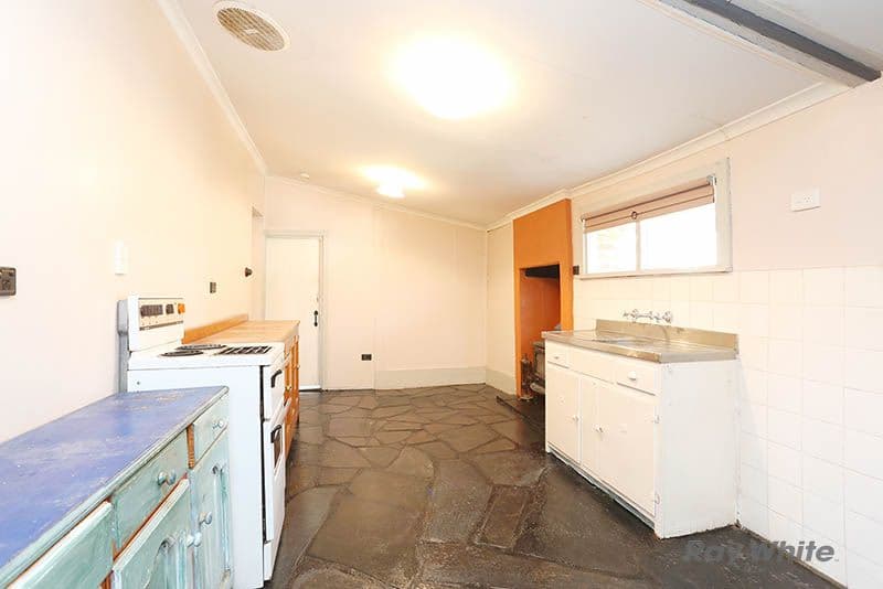 8 Ayers Street, Burra SA 5417, Burra - Thumbnail 3