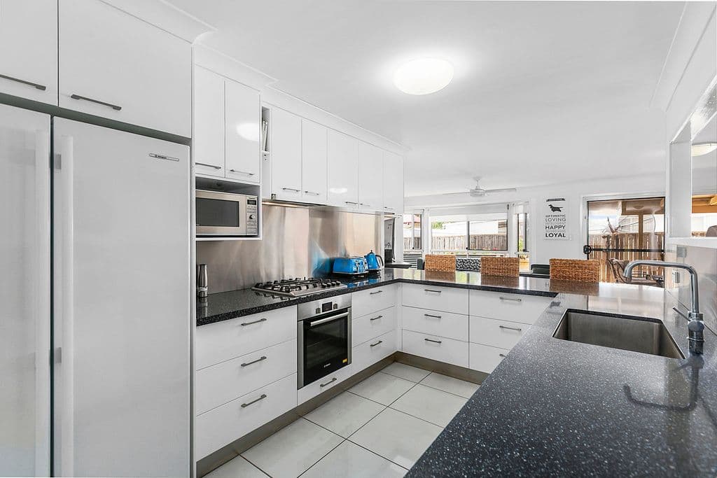 27 Erncroft Place, Rocklea QLD 4106, Rocklea - Image 1