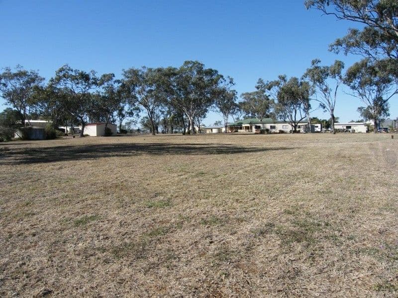 15 Sussex Drive, OAKEY QLD 4401, Oakey - Thumbnail 2