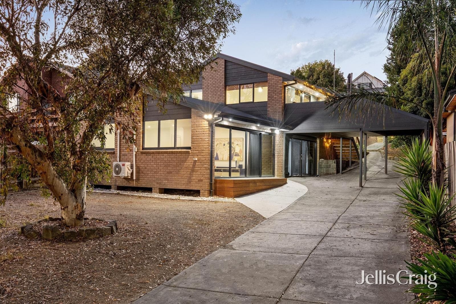 47 Kempston Street, Greensborough, Greensborough - Thumbnail 2