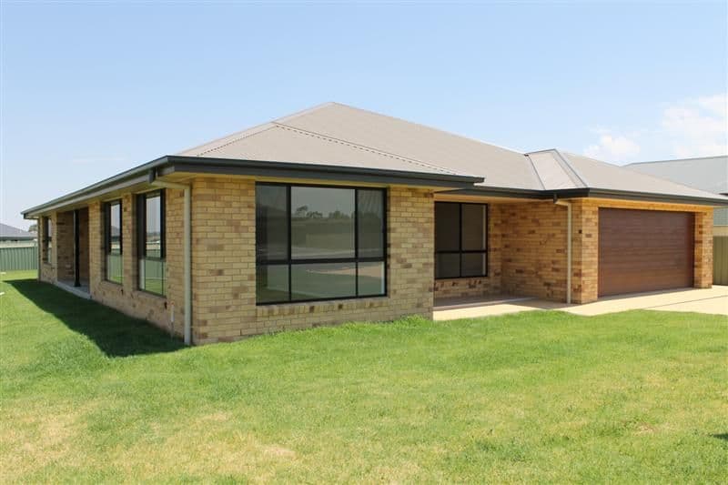 31 Holmwood Drive, DUBBO NSW 2830, Dubbo - Image 1