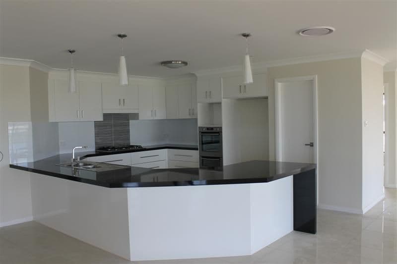 31 Holmwood Drive, DUBBO NSW 2830, Dubbo - Thumbnail 2