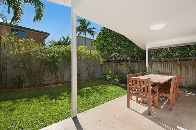 37 Venice Street, MERMAID BEACH QLD 4218, Mermaid Beach - Thumbnail 2