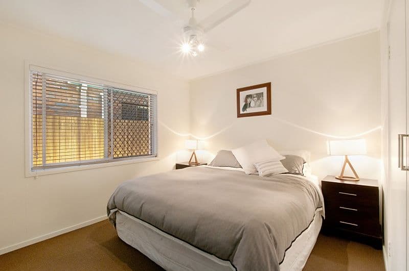 37 Venice Street, MERMAID BEACH QLD 4218, Mermaid Beach - Thumbnail 3