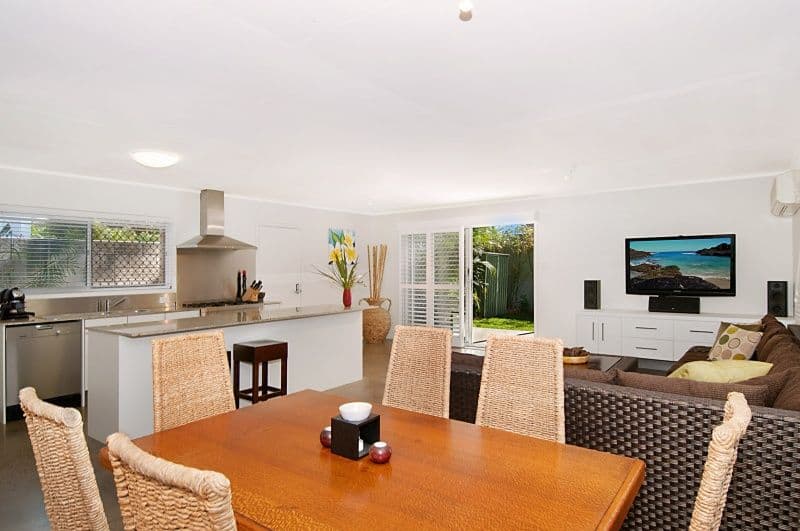37 Venice Street, MERMAID BEACH QLD 4218, Mermaid Beach - Thumbnail 6