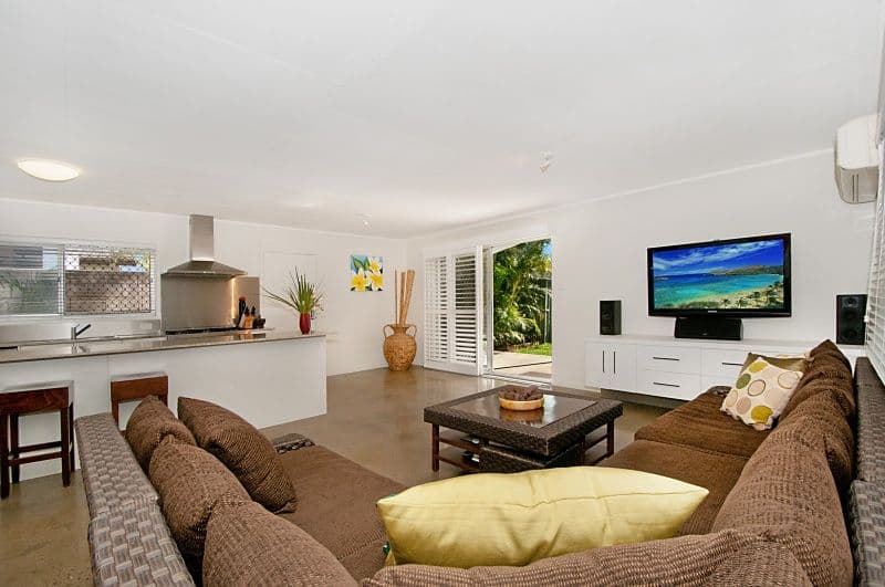 37 Venice Street, MERMAID BEACH QLD 4218, Mermaid Beach - Thumbnail 7