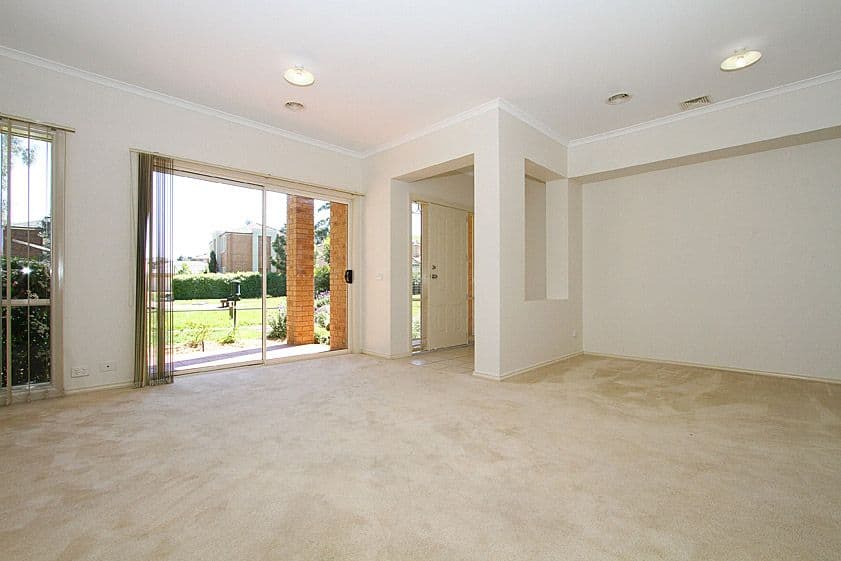 6 Lancewood Walk, SOUTH MORANG VIC 3752, South Morang - Thumbnail 2