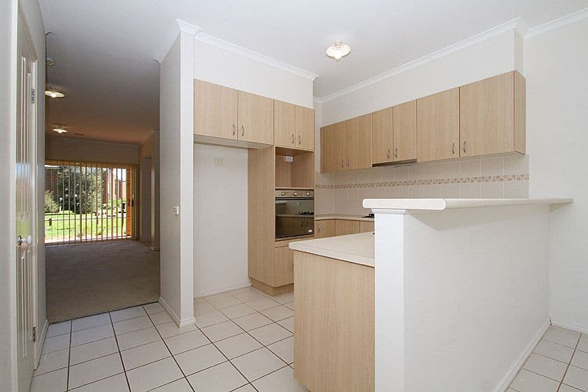6 Lancewood Walk, SOUTH MORANG VIC 3752, South Morang - Thumbnail 4