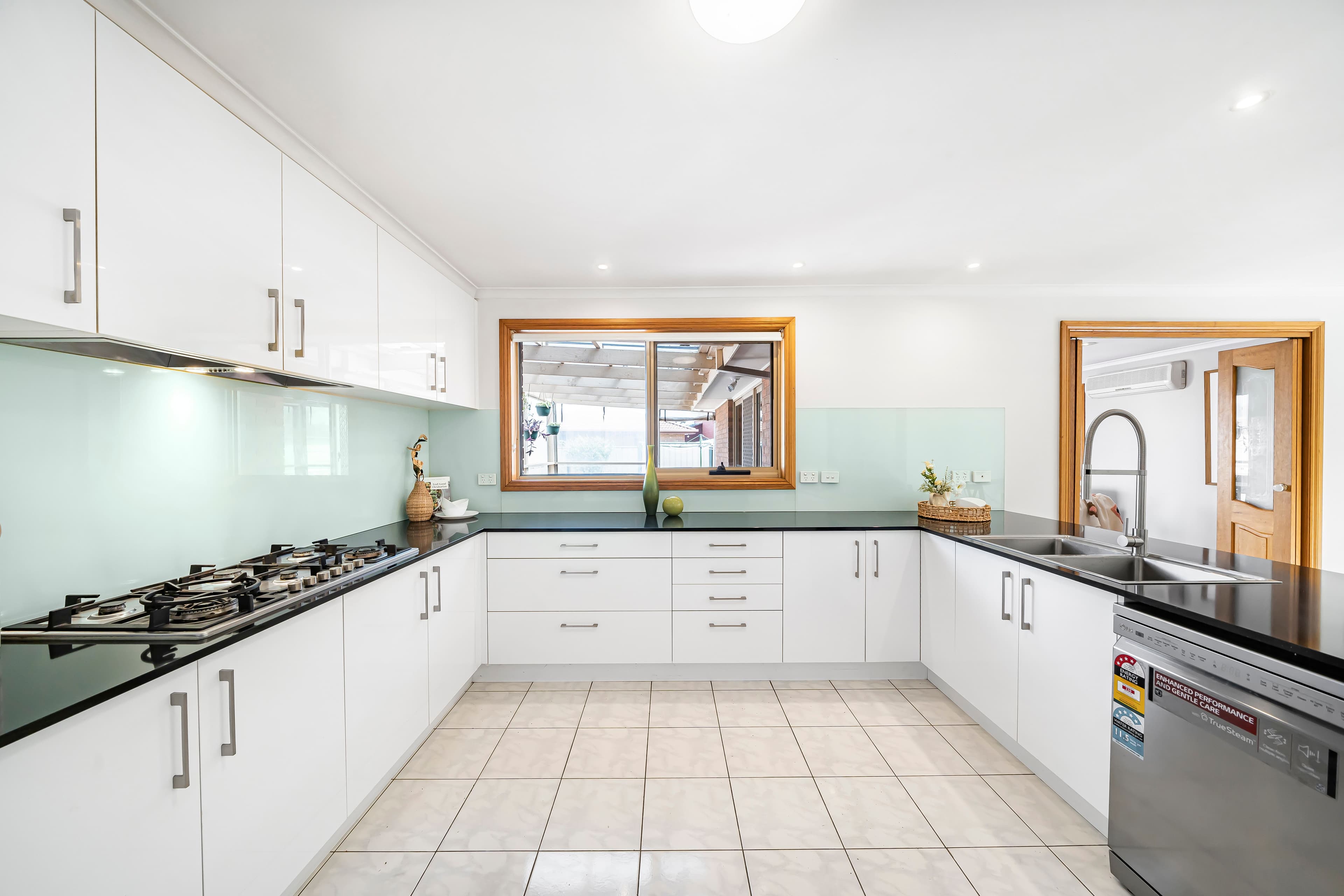 47 Mckeon Circuit, Dandenong North VIC 3175, Dandenong North - Thumbnail 6