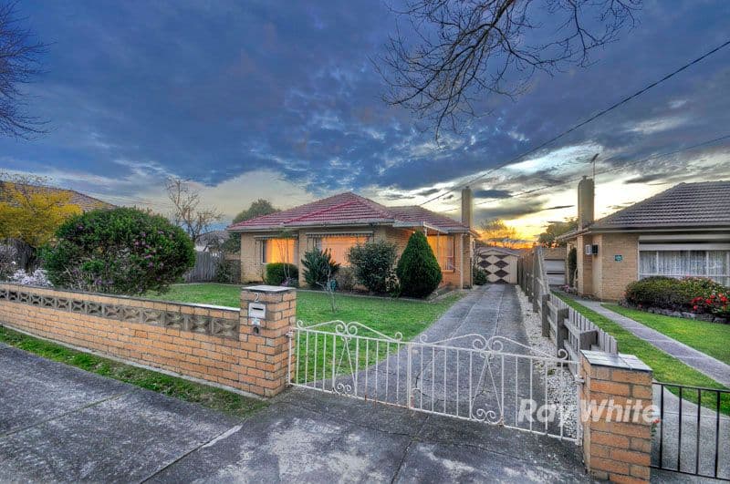 2 Caroline Crescent, BLACKBURN NORTH VIC 3130, Blackburn North - Image 1