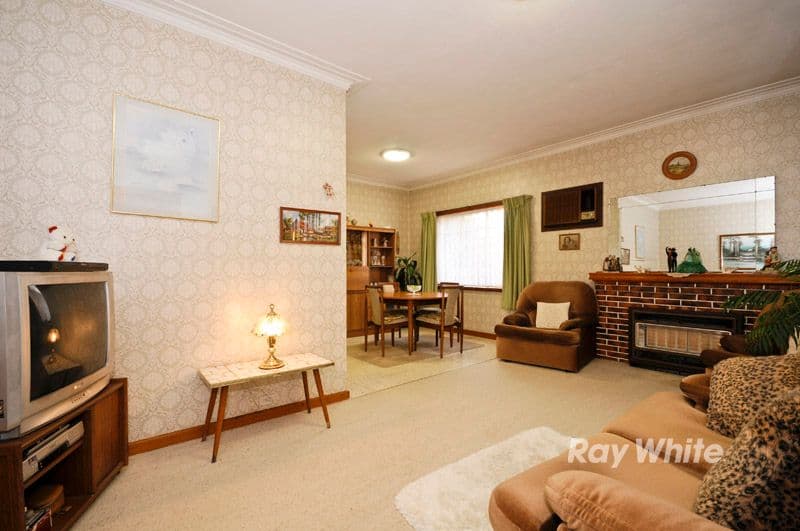 2 Caroline Crescent, BLACKBURN NORTH VIC 3130, Blackburn North - Thumbnail 6
