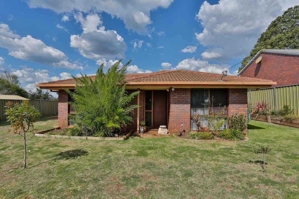 6 Reisling Court, Wilsonton Heights QLD 4350, Wilsonton Heights - Image 1