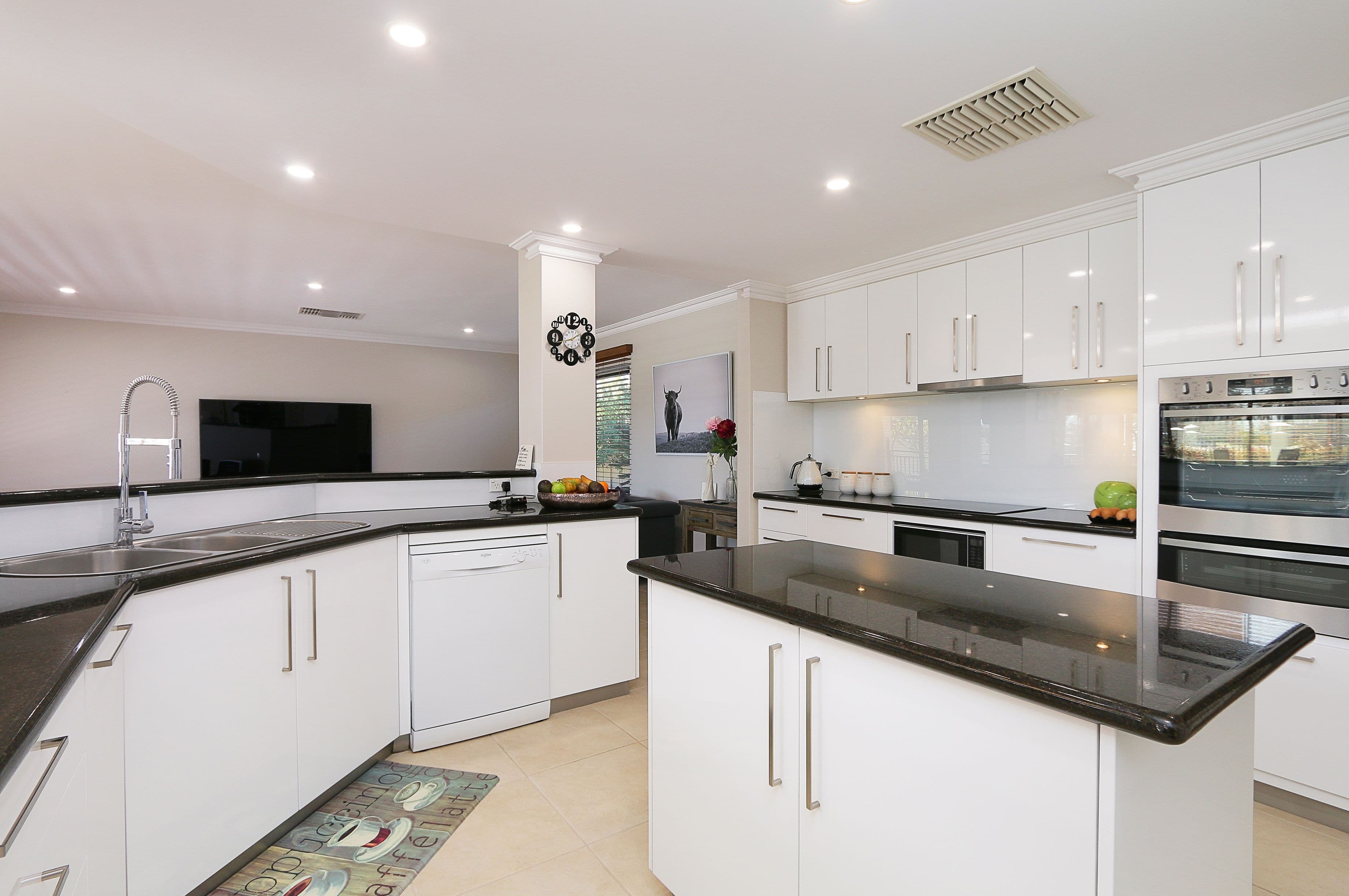 2 Tremont Gardens, Canning Vale WA 6155, Canning Vale - Thumbnail 8