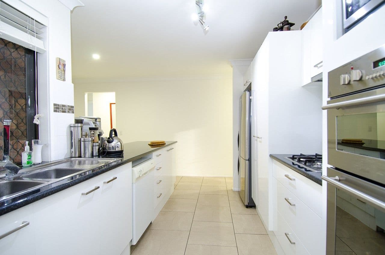 5 Melbourne Road, Arundel QLD 4214, Arundel - Thumbnail 5
