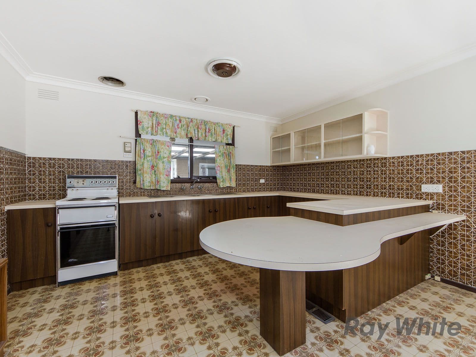 13 Harmon Avenue, St Albans VIC 3021, St Albans - Thumbnail 3