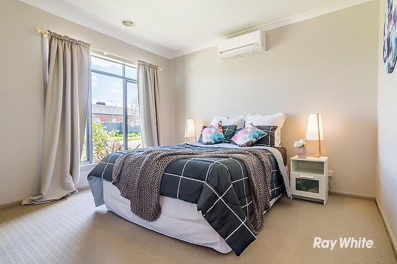41 Kindred Avenue, Cranbourne North VIC 3977, Cranbourne North - Thumbnail 2