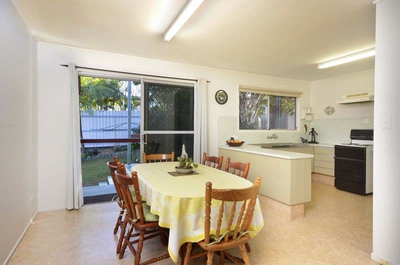 5 Chateau Court, PETRIE QLD 4502, Petrie - Thumbnail 3