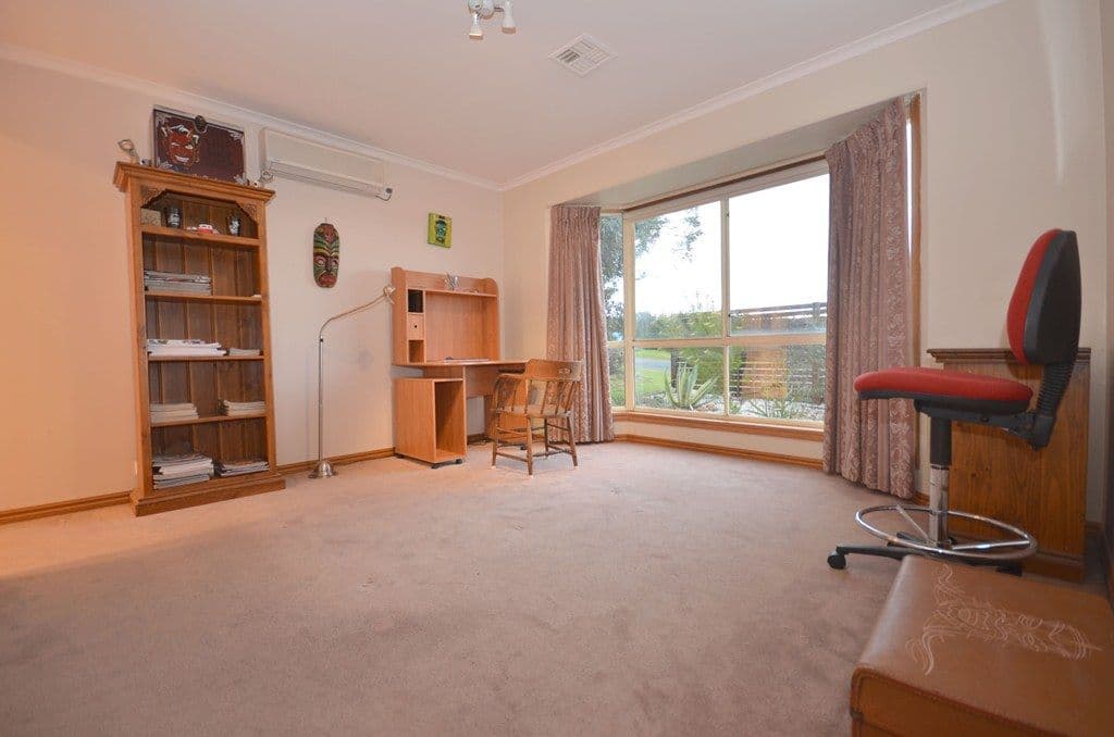 21 Tinworth Avenue, MOUNT CLEAR VIC 3350, Mount Clear - Thumbnail 6