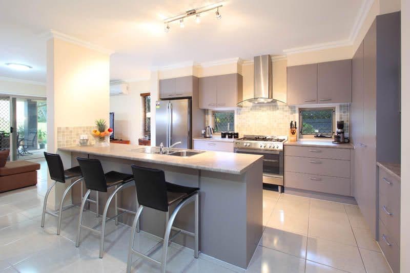 11 Silverbirch Place, BRIDGEMAN DOWNS QLD 4035, Bridgeman Downs - Thumbnail 5