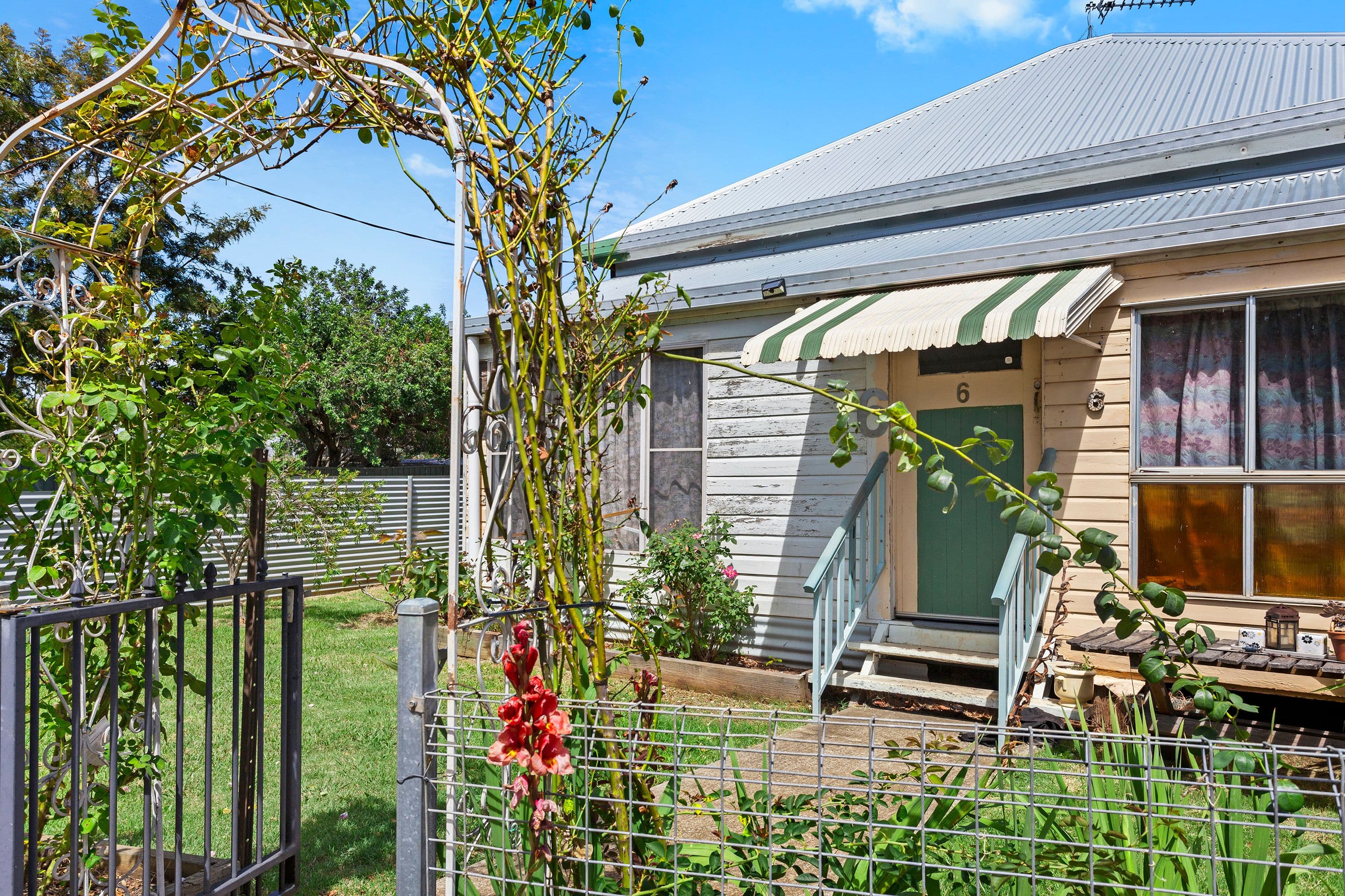 6 York Street, Oakey QLD 4401, Oakey - Image 1