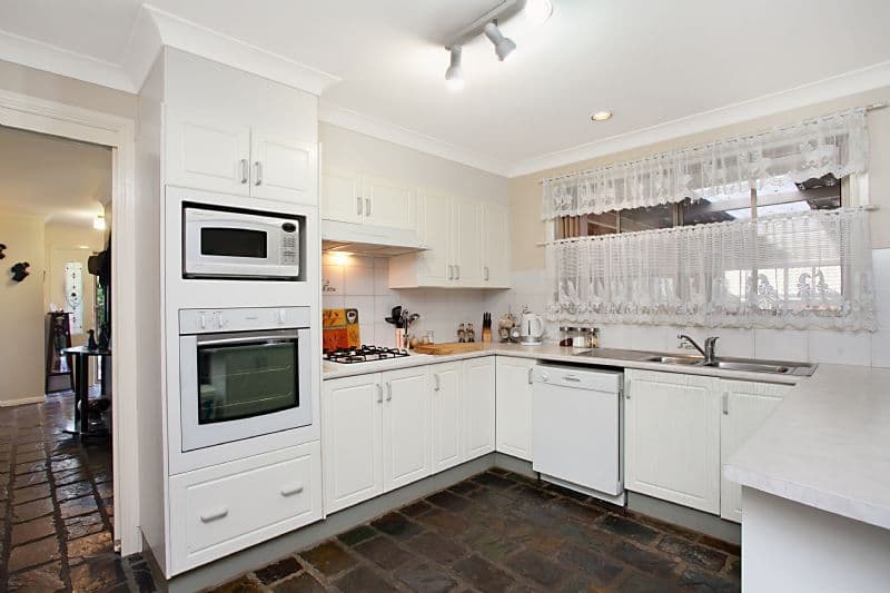 14 Nardoo Avenue, ABERGLASSLYN NSW 2320, Aberglasslyn - Thumbnail 4