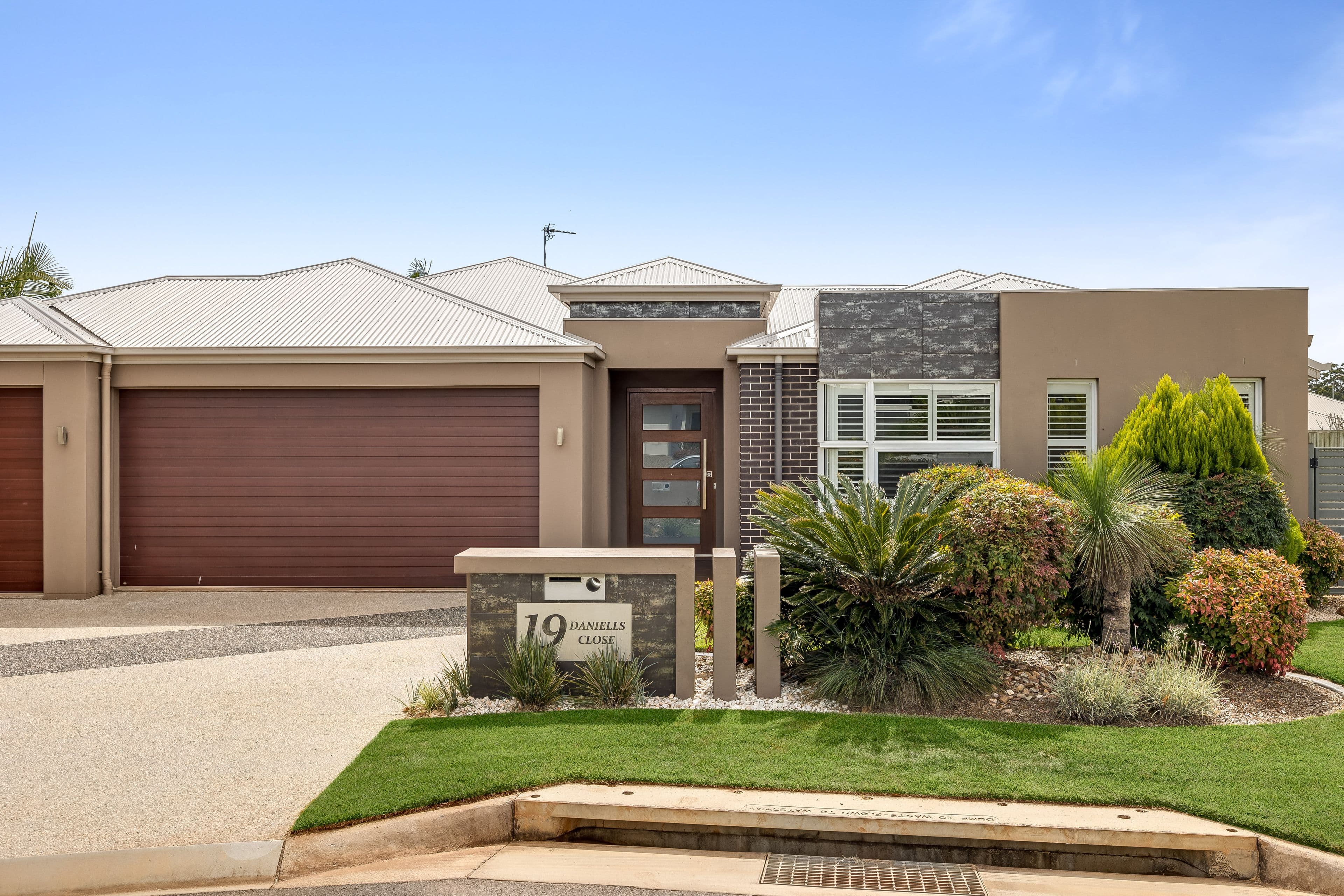 19 Daniells Close, Middle Ridge QLD 4350, Middle Ridge - Image 1