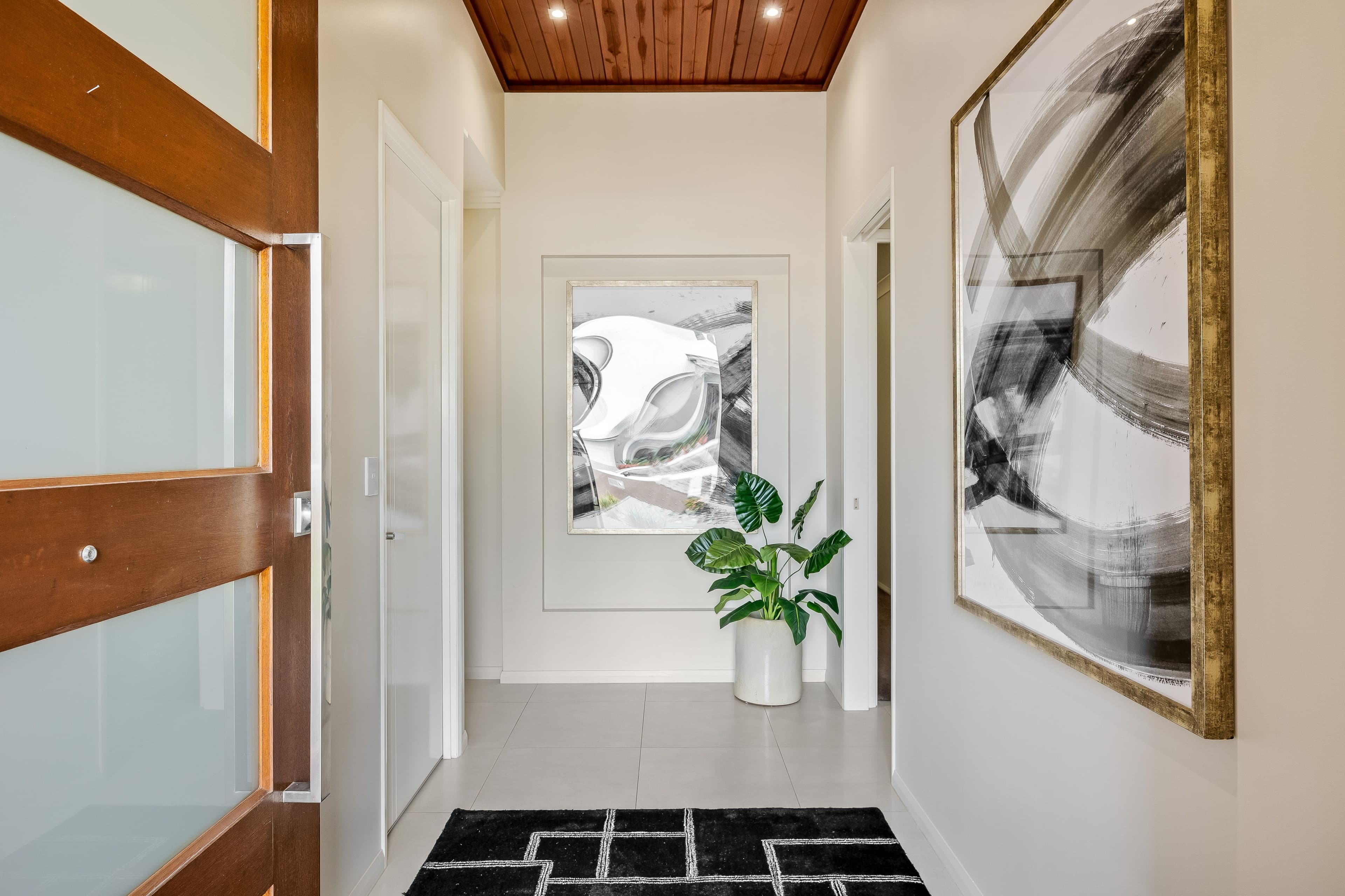 19 Daniells Close, Middle Ridge QLD 4350, Middle Ridge - Thumbnail 2