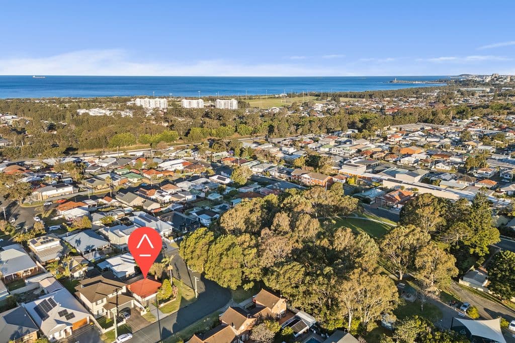 12 George Street, Towradgi - Image 1