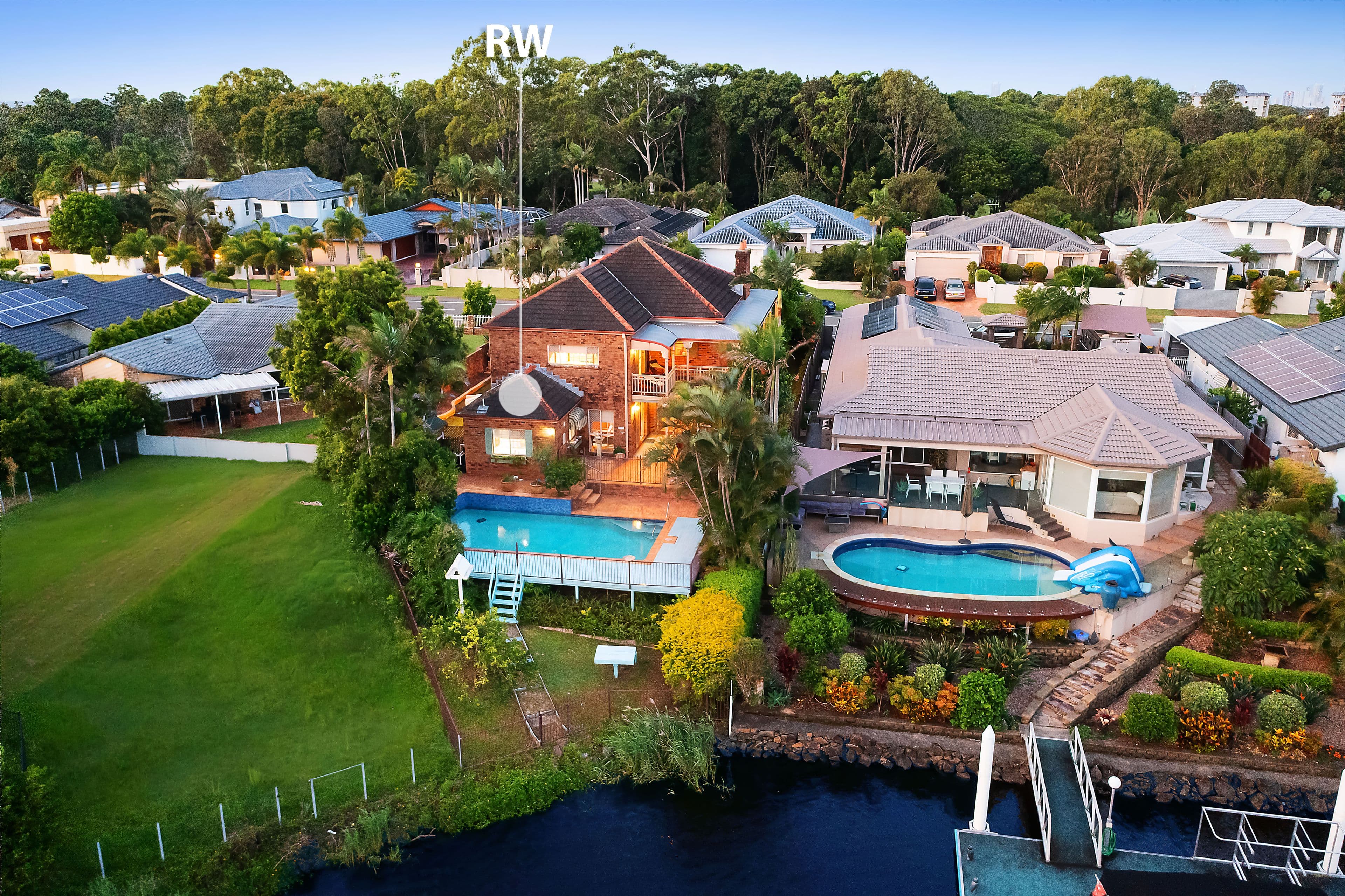 78 Santa Cruz Boulevard, Clear Island Waters QLD 4226, Clear Island Waters - Thumbnail 2