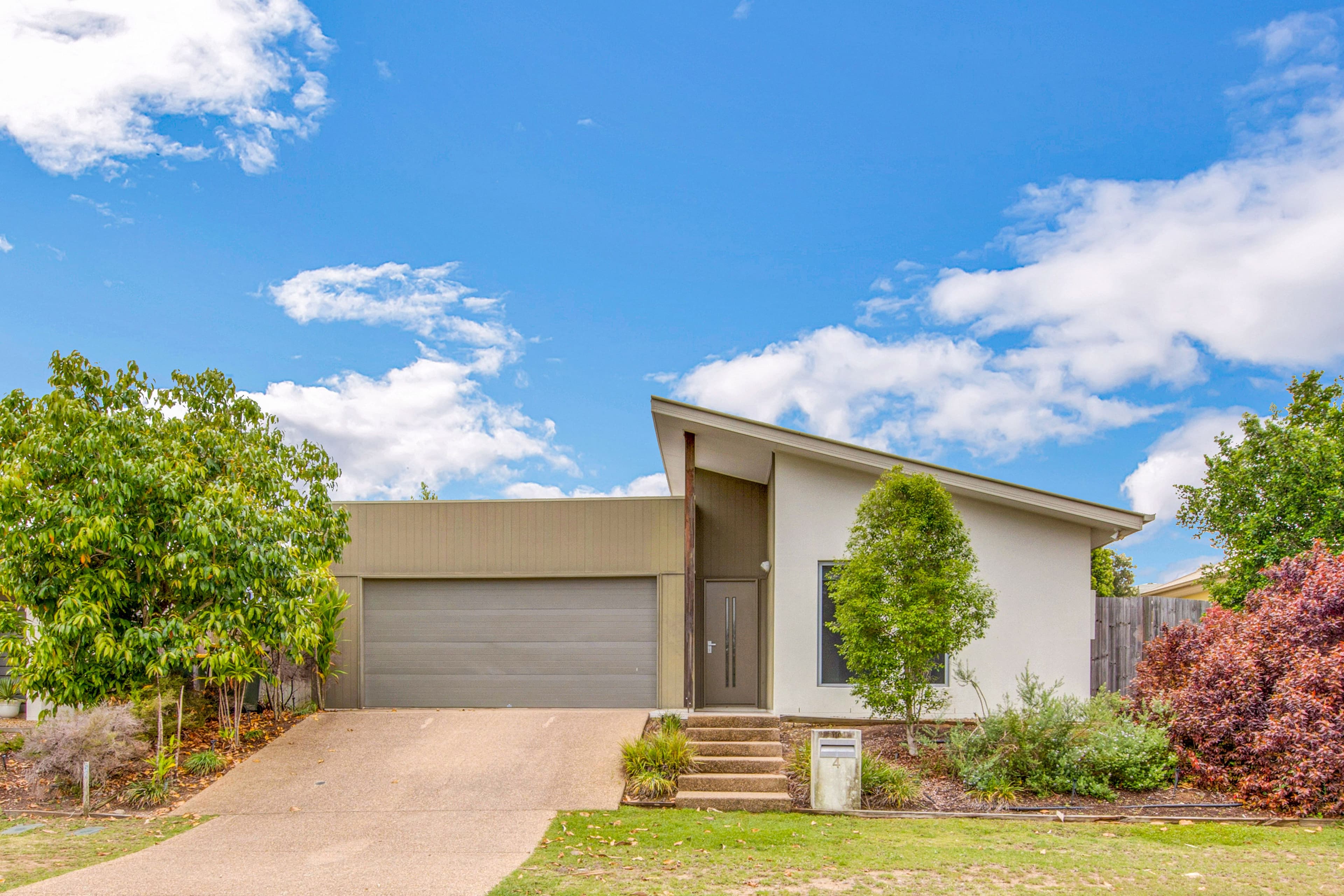 4 Boonderee Place, New Auckland QLD 4680, New Auckland - Thumbnail 2